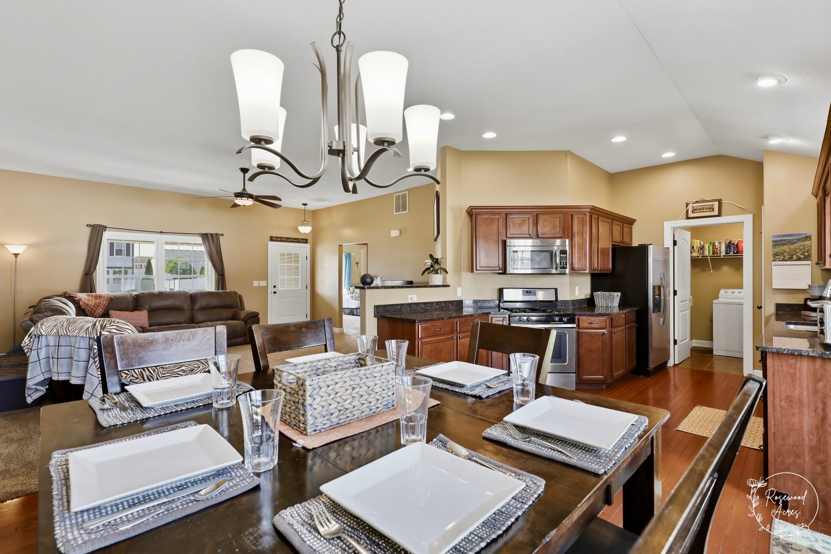 645 School Drive, Bourbonnais, IL 60914 645 School Drive, Bourbonnais, IL 60914