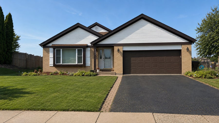 Property photo for 7342 W Mathews Drive, Frankfort, IL