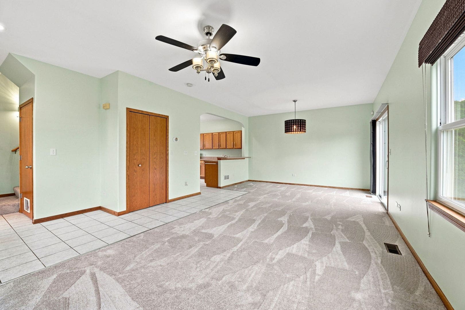 1800 Waters Edge Drive, Minooka, IL 60447 1800 Waters Edge Drive, Minooka, IL 60447