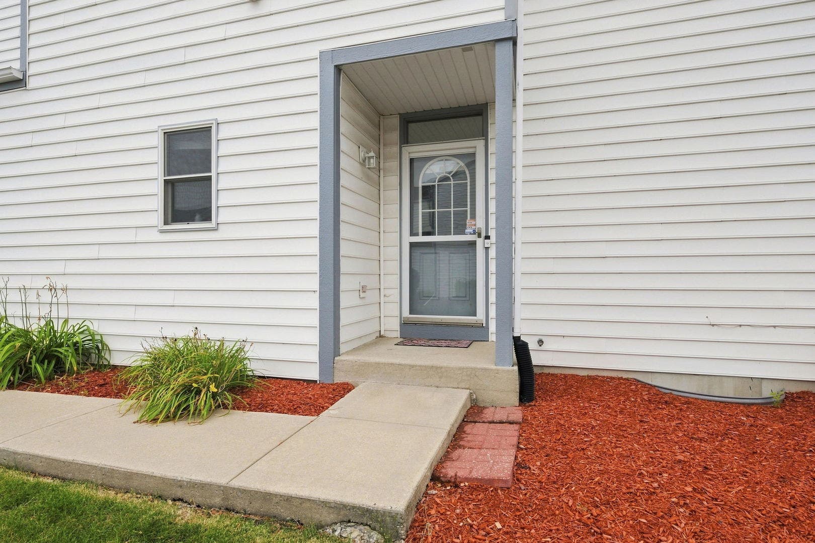 1800 Waters Edge Drive, Minooka, IL 60447 1800 Waters Edge Drive, Minooka, IL 60447