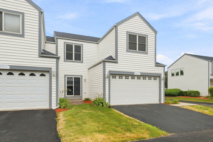 Property photo for 1800 Waters Edge Drive, Minooka, IL