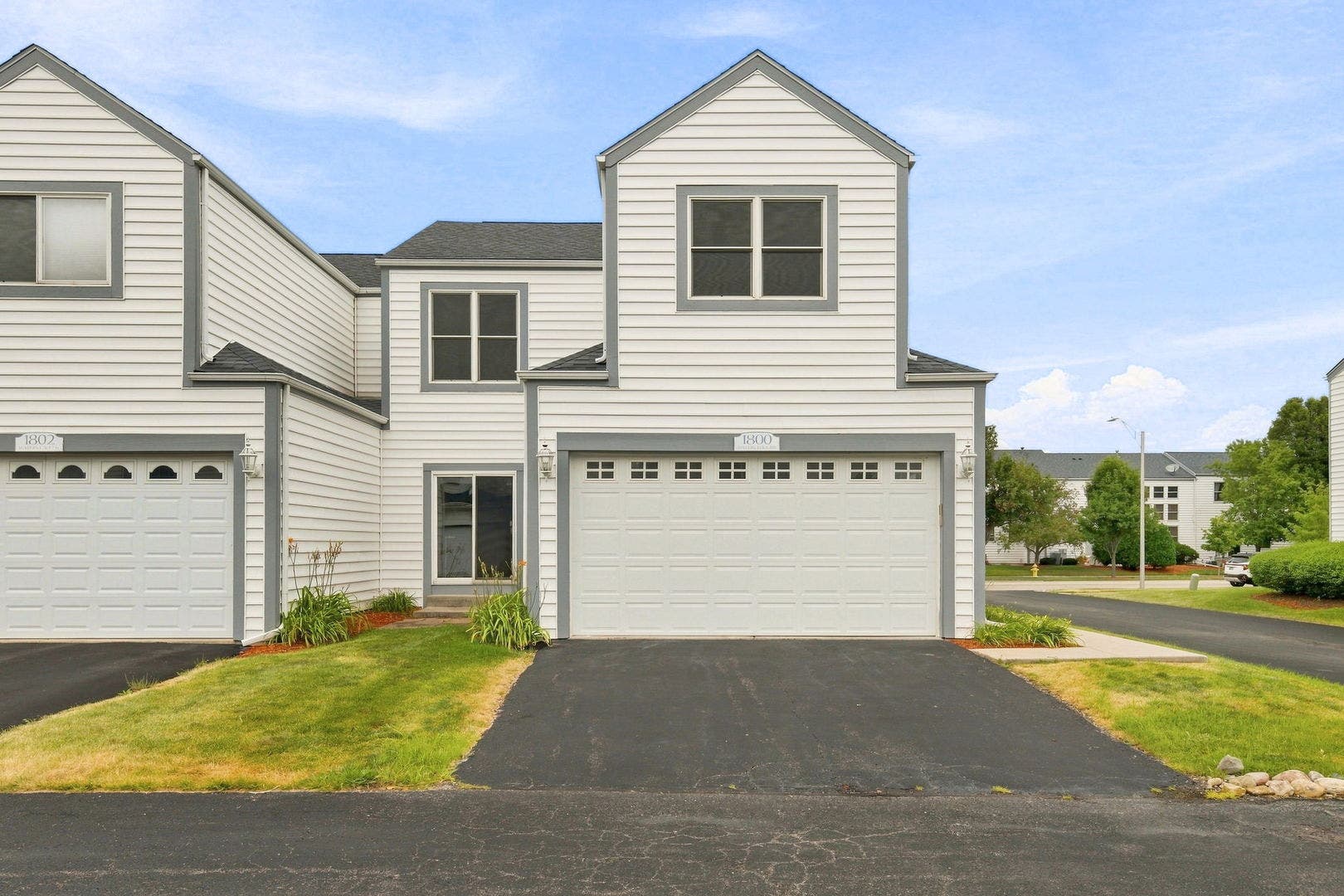 1800 Waters Edge Drive, Minooka, IL 60447 1800 Waters Edge Drive, Minooka, IL 60447