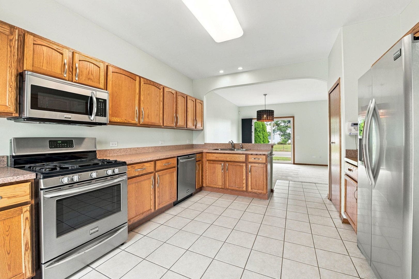 1800 Waters Edge Drive, Minooka, IL 60447 1800 Waters Edge Drive, Minooka, IL 60447