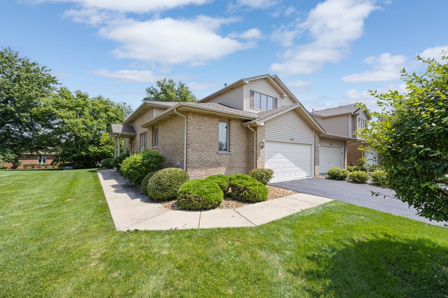 Property photo for 18717 Dove Avenue, Mokena, IL