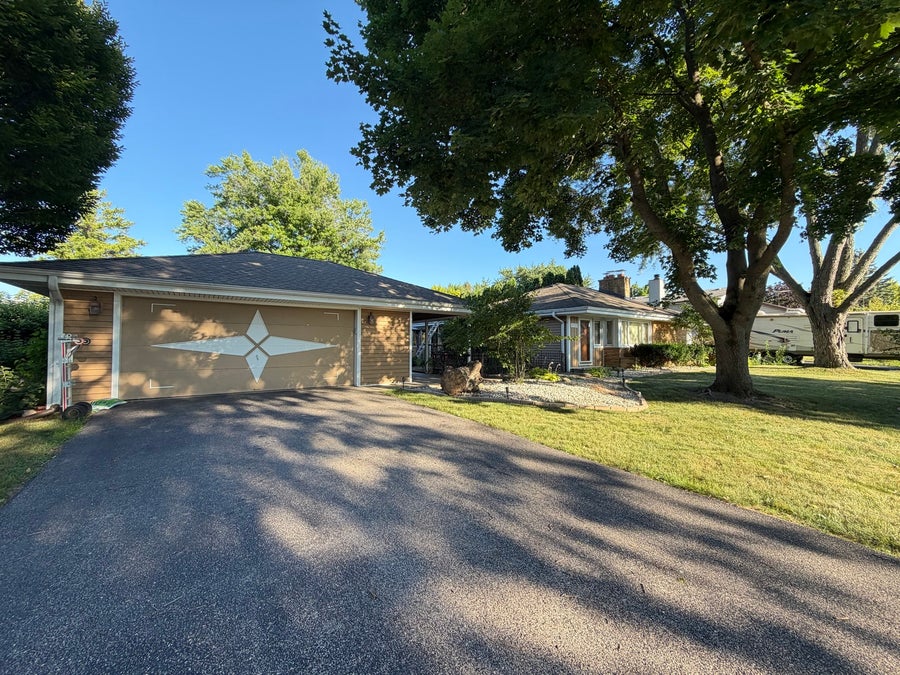 Property photo for 37235 N Hillside Drive, Lake Villa, IL