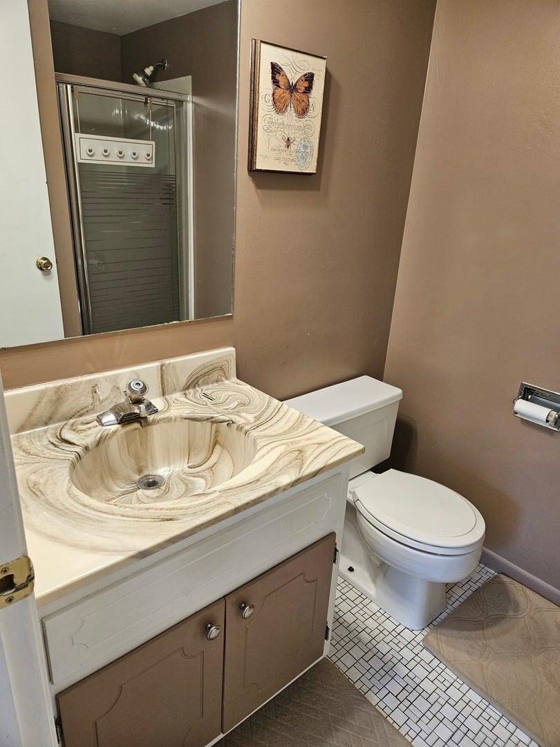 9817 Treetop Drive, #2A, Orland Park, IL 60462