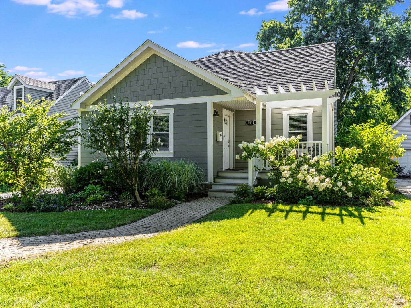 4516 Stanley Avenue, Downers Grove, IL 60515
