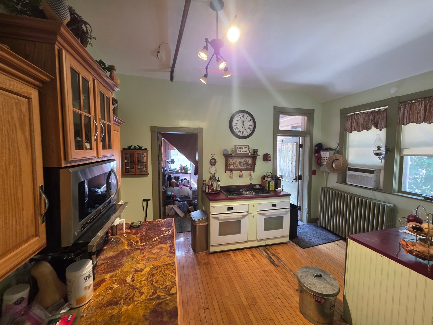 705 W Highland Avenue, Elgin, IL 60123 705 W Highland Avenue, Elgin, IL 60123
