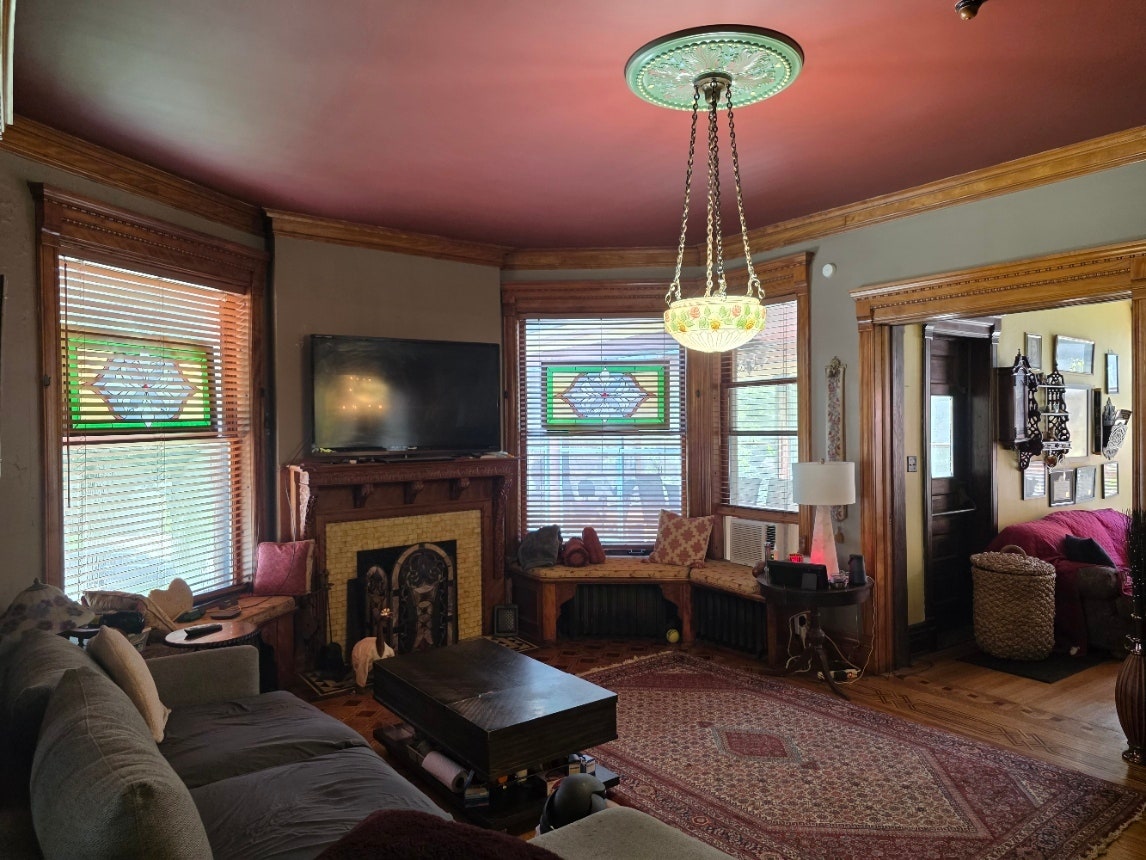 705 W Highland Avenue, Elgin, IL 60123 705 W Highland Avenue, Elgin, IL 60123