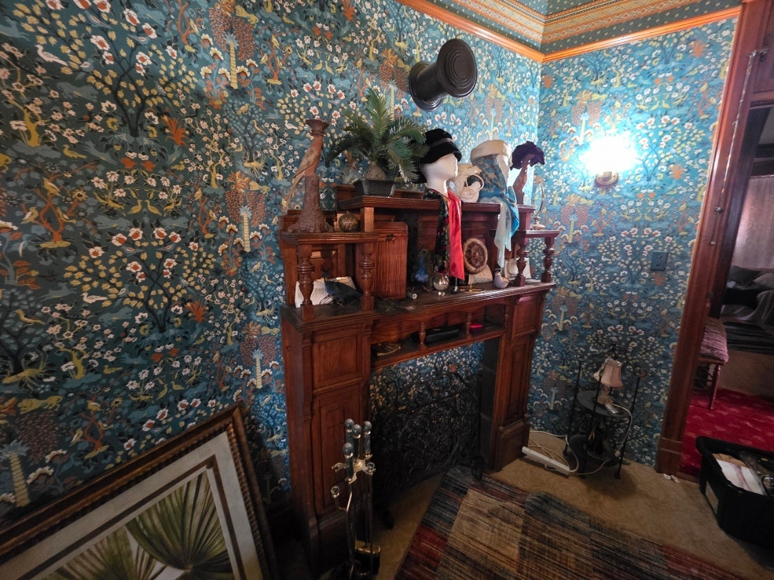 705 W Highland Avenue, Elgin, IL 60123 705 W Highland Avenue, Elgin, IL 60123