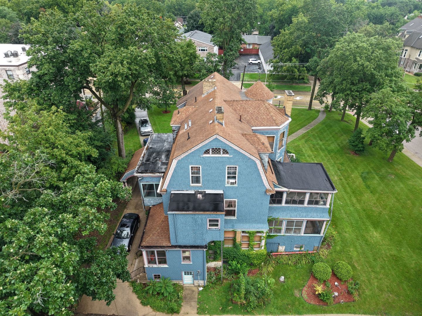 705 W Highland Avenue, Elgin, IL 60123 705 W Highland Avenue, Elgin, IL 60123