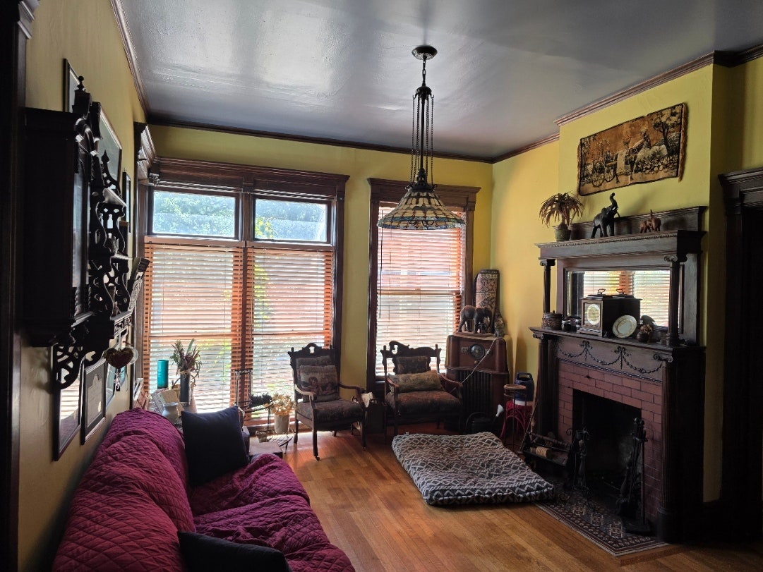 705 W Highland Avenue, Elgin, IL 60123 705 W Highland Avenue, Elgin, IL 60123