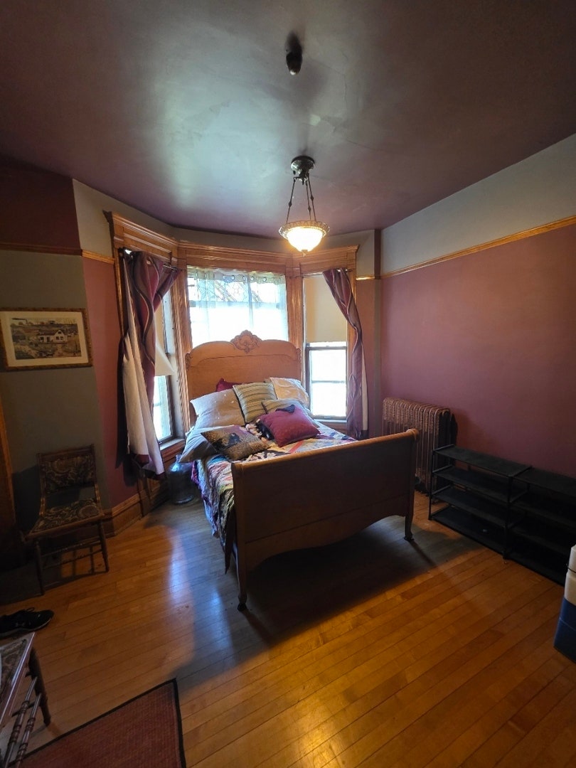 705 W Highland Avenue, Elgin, IL 60123 705 W Highland Avenue, Elgin, IL 60123