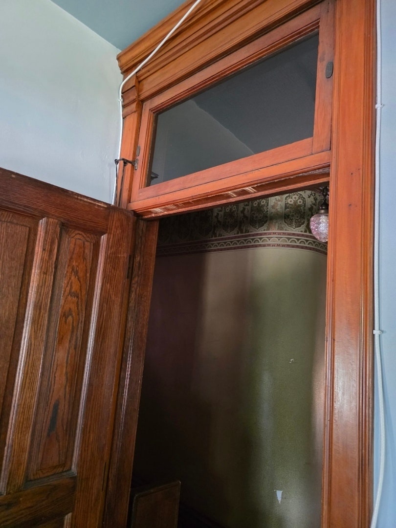 705 W Highland Avenue, Elgin, IL 60123 705 W Highland Avenue, Elgin, IL 60123