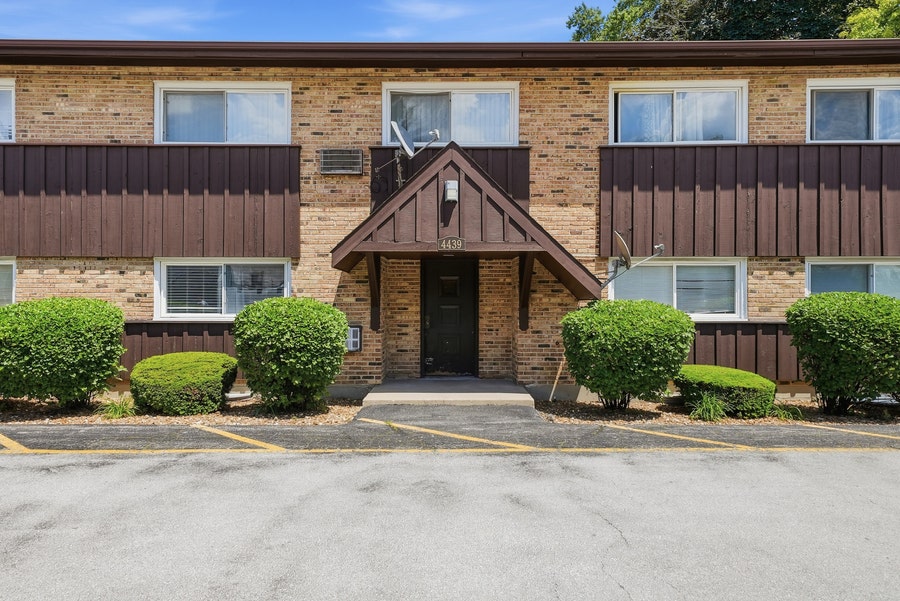 Property photo for 4439 Arbor Circle, #1, Downers Grove, IL