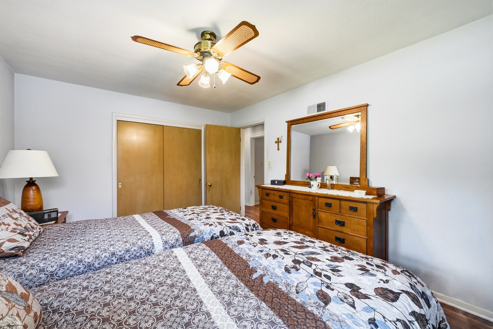 811 Magnolia Drive, Joliet, IL 60435 811 Magnolia Drive, Joliet, IL 60435