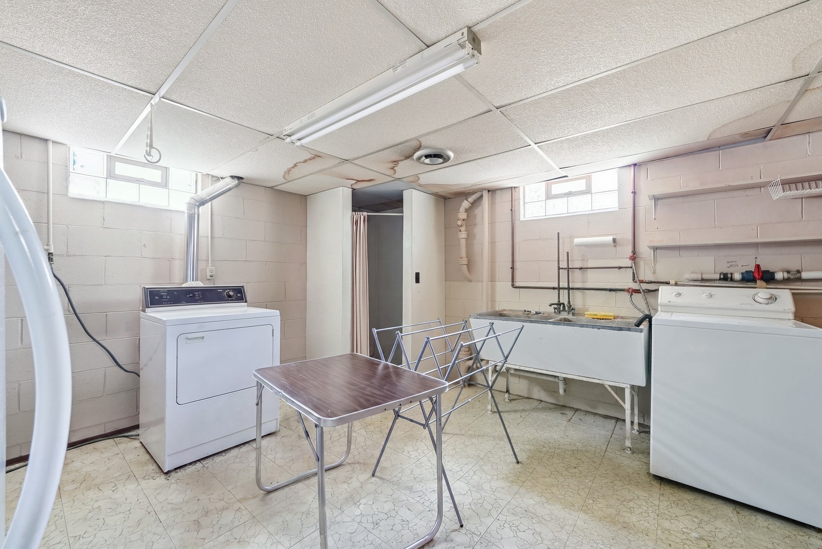 811 Magnolia Drive, Joliet, IL 60435 811 Magnolia Drive, Joliet, IL 60435