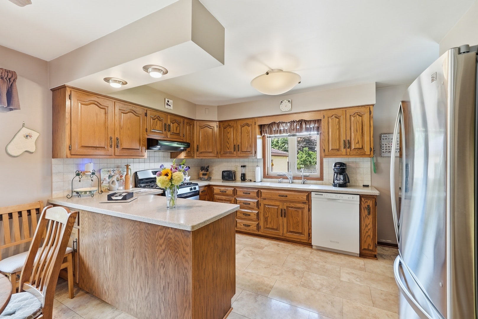 811 Magnolia Drive, Joliet, IL 60435 811 Magnolia Drive, Joliet, IL 60435