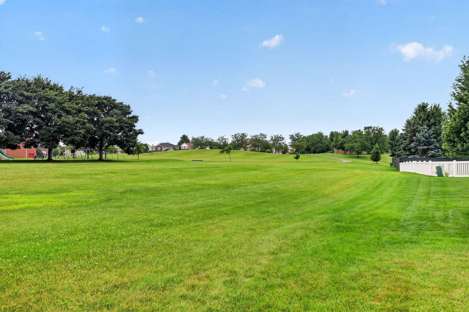 2212 James Leigh Drive, Aurora, IL 60503 2212 James Leigh Drive, Aurora, IL 60503