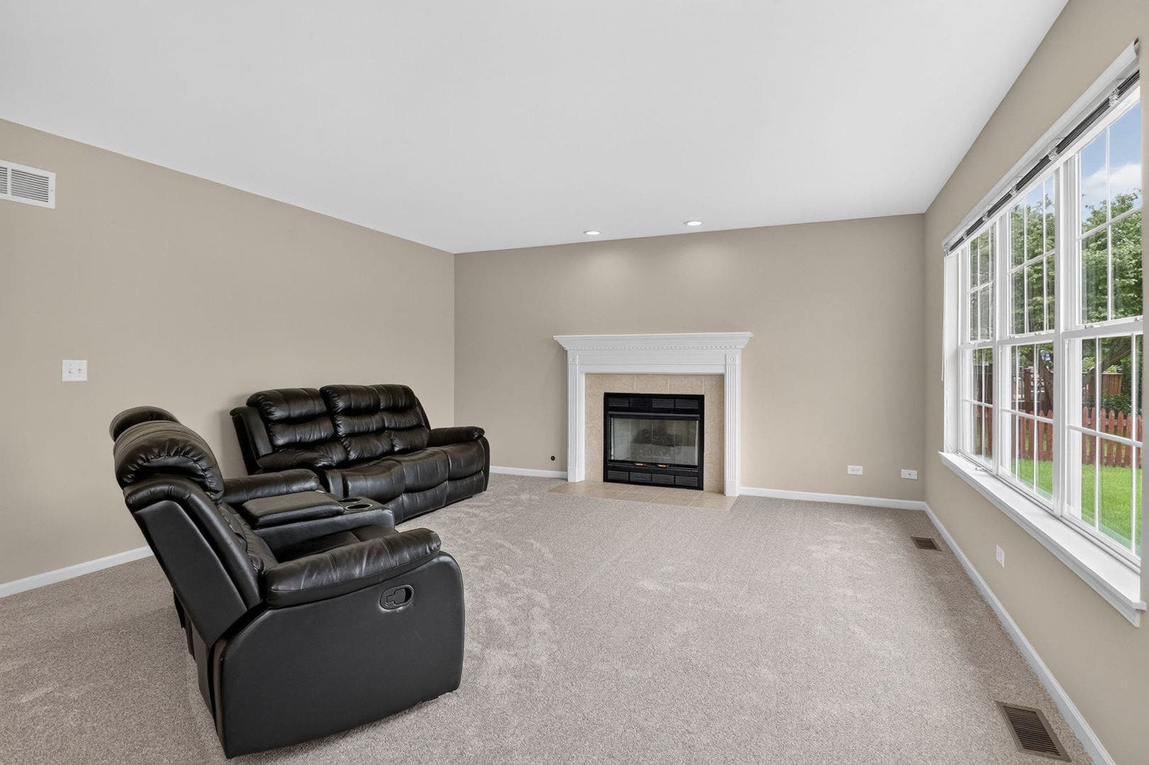 2212 James Leigh Drive, Aurora, IL 60503 2212 James Leigh Drive, Aurora, IL 60503