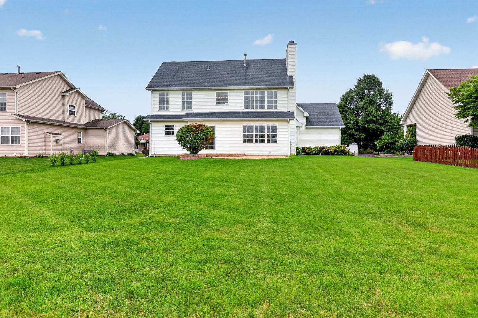 2212 James Leigh Drive, Aurora, IL 60503 2212 James Leigh Drive, Aurora, IL 60503