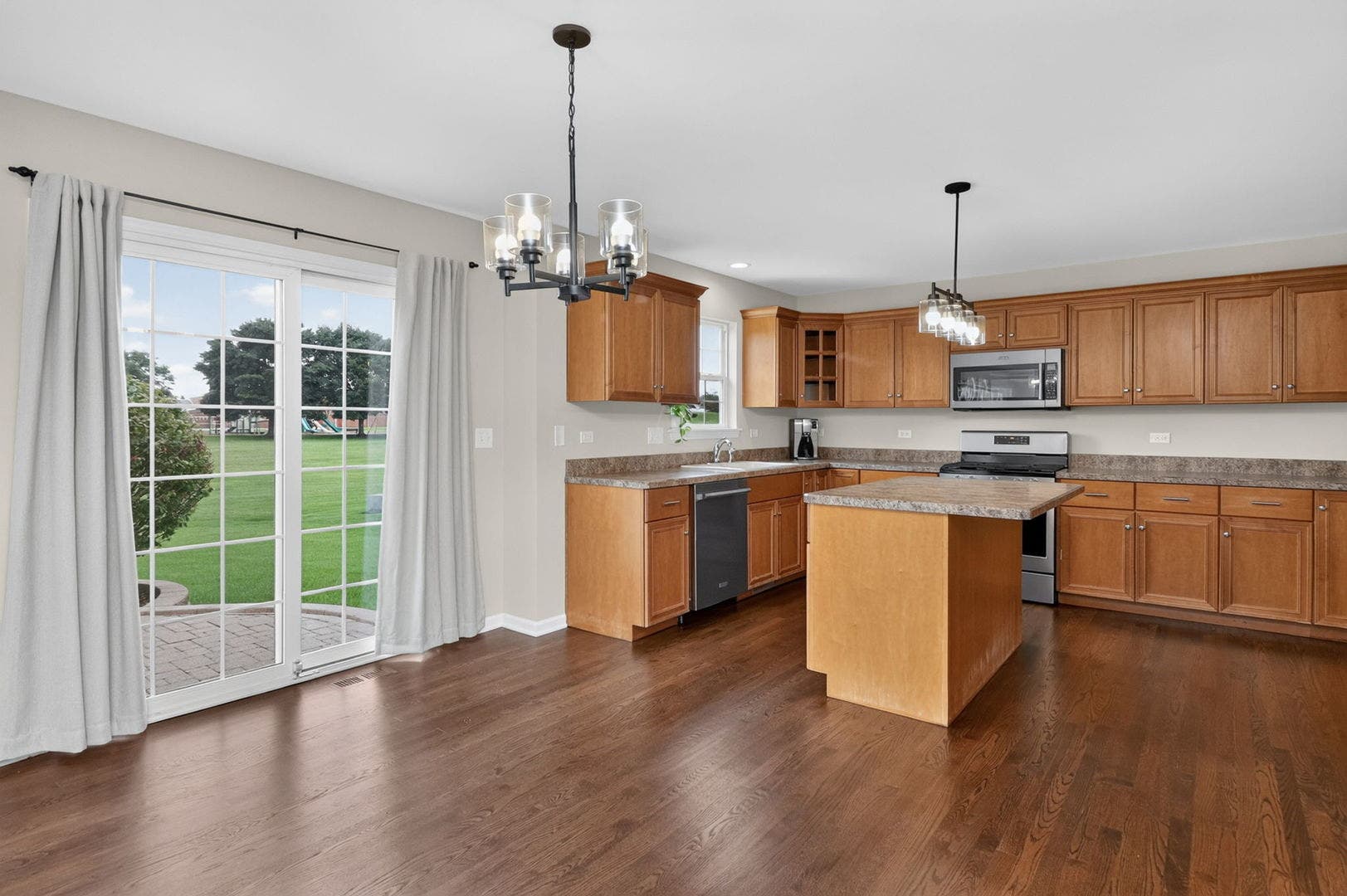 2212 James Leigh Drive, Aurora, IL 60503 2212 James Leigh Drive, Aurora, IL 60503