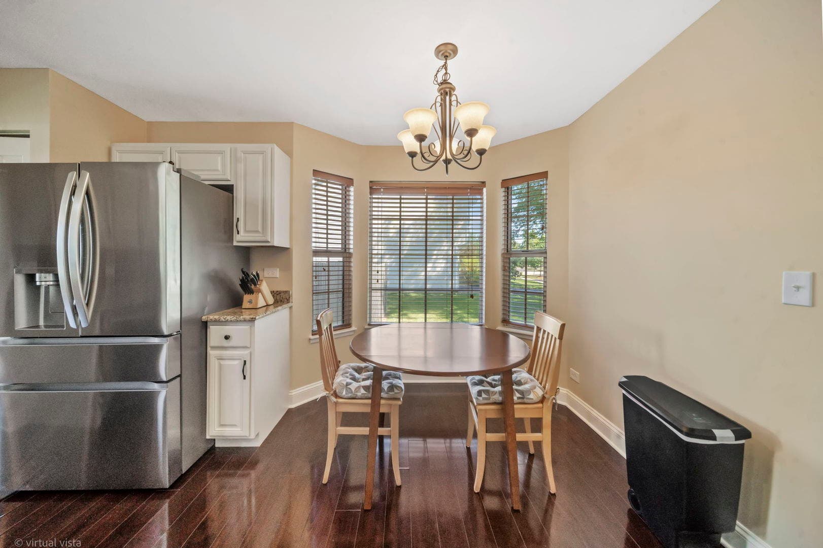 990 Pennwood Lane, Bolingbrook, IL 60440 990 Pennwood Lane, Bolingbrook, IL 60440