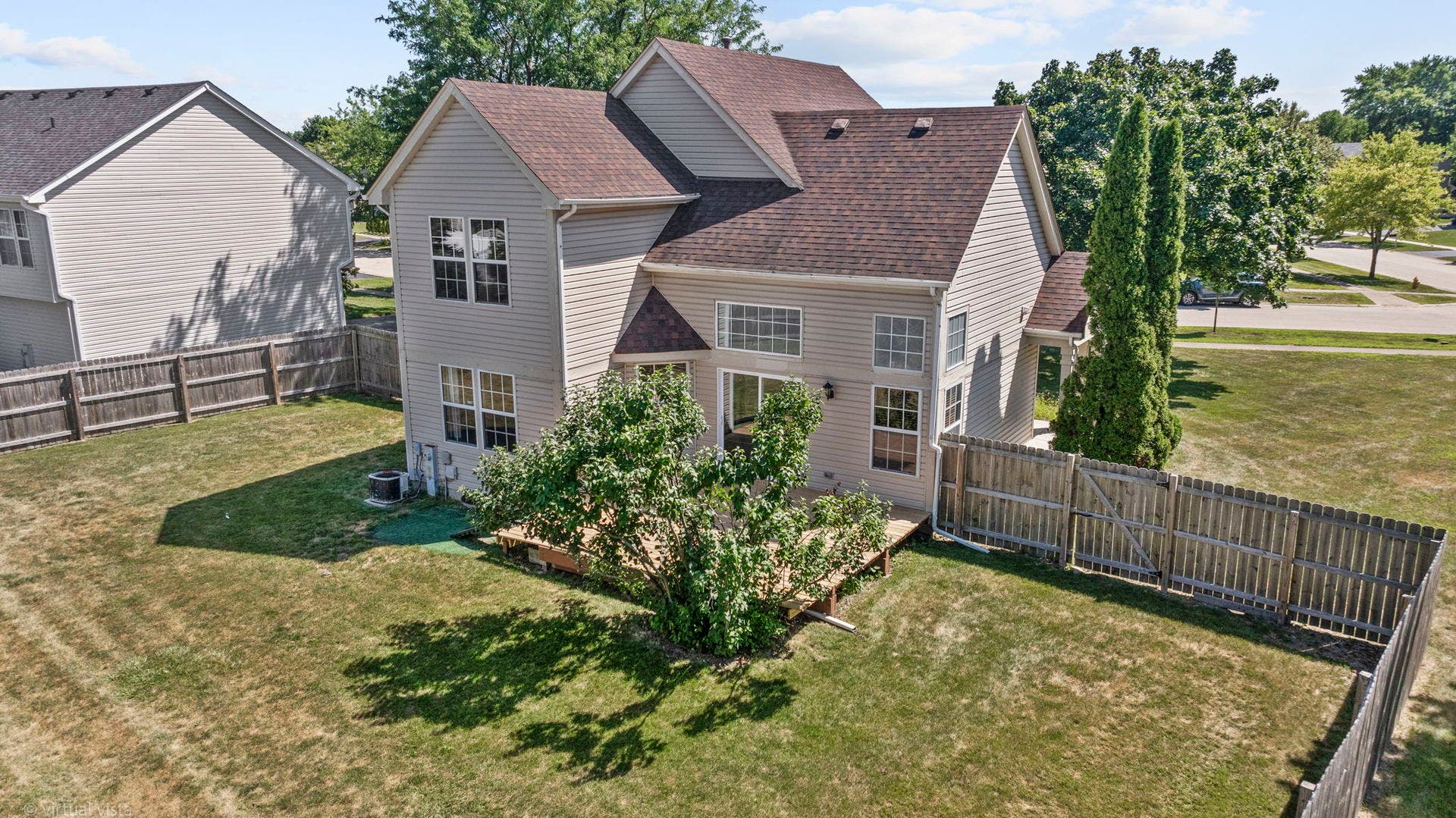 990 Pennwood Lane, Bolingbrook, IL 60440 990 Pennwood Lane, Bolingbrook, IL 60440