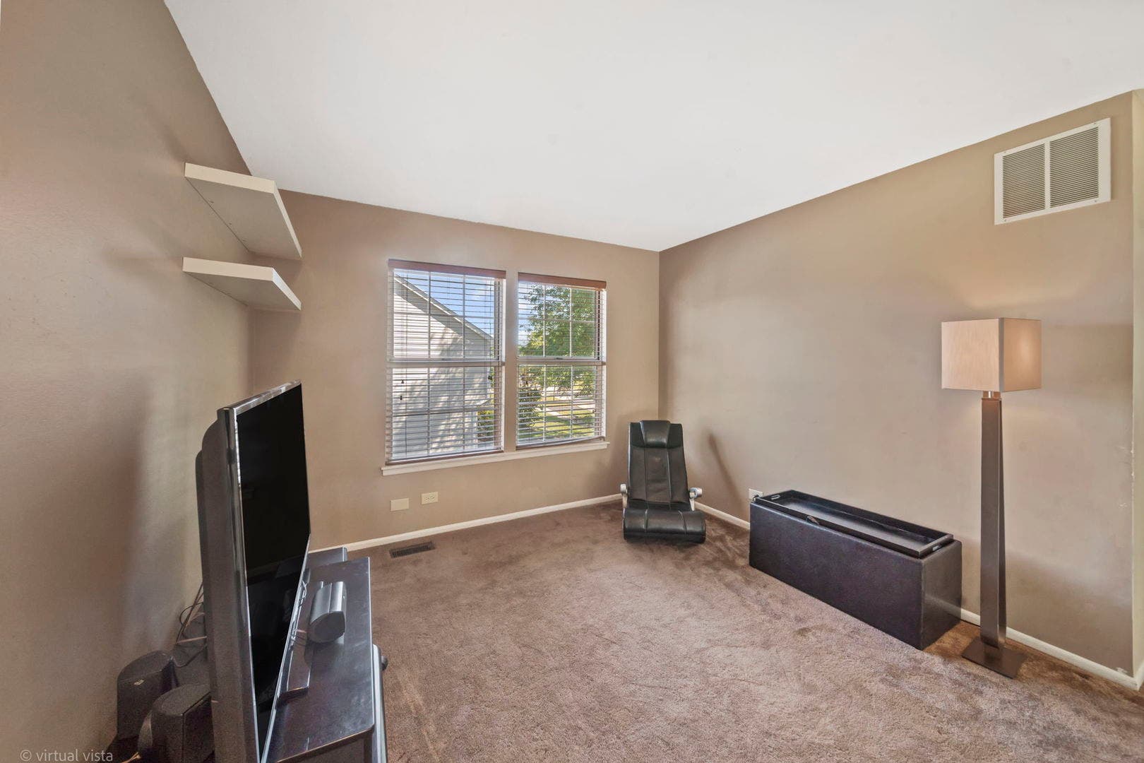 990 Pennwood Lane, Bolingbrook, IL 60440 990 Pennwood Lane, Bolingbrook, IL 60440