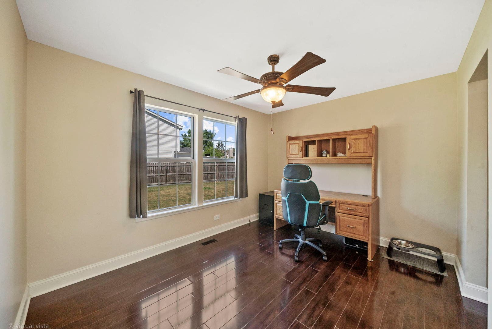 990 Pennwood Lane, Bolingbrook, IL 60440 990 Pennwood Lane, Bolingbrook, IL 60440