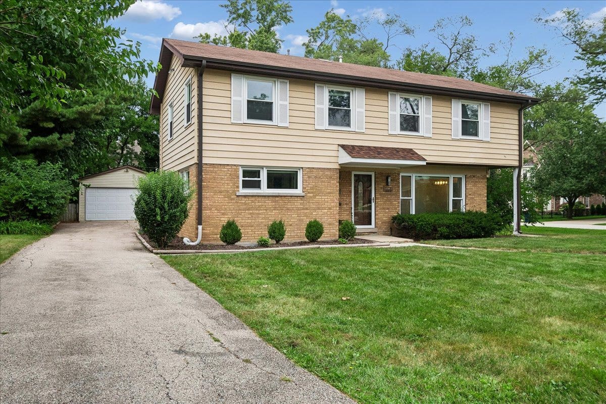 2272 Asbury Road, Northbrook, IL 60062 2272 Asbury Road, Northbrook, IL 60062