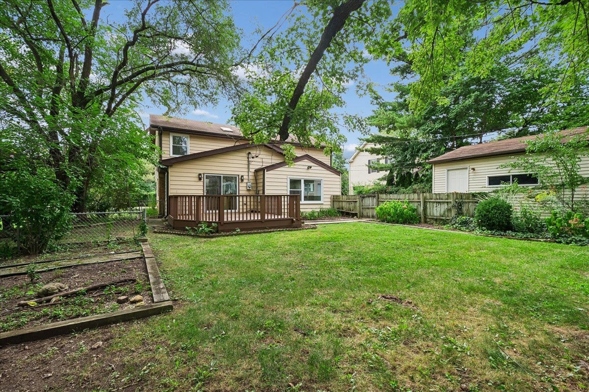 2272 Asbury Road, Northbrook, IL 60062 2272 Asbury Road, Northbrook, IL 60062