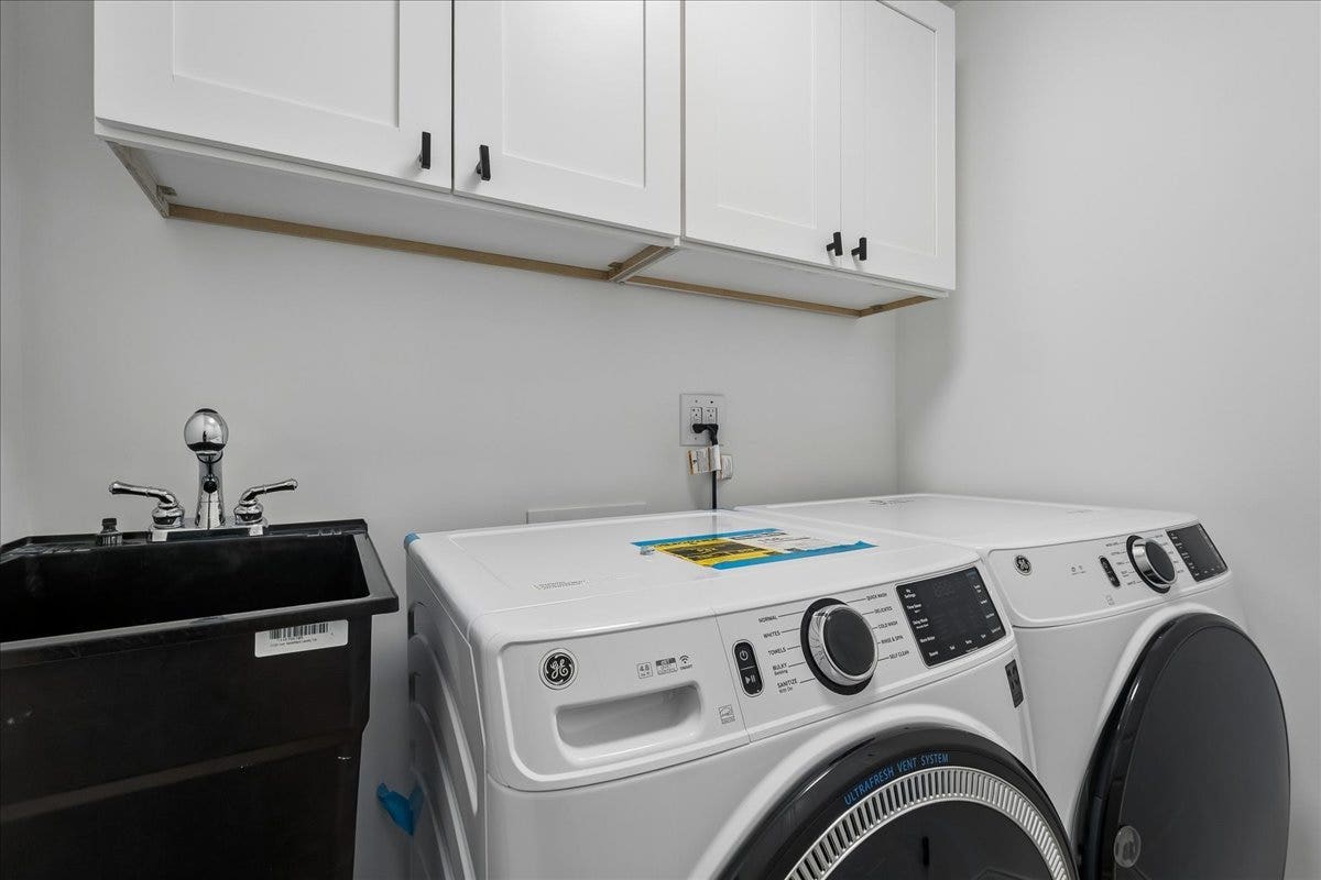 2272 Asbury Road, Northbrook, IL 60062 2nd Floor Laundry.