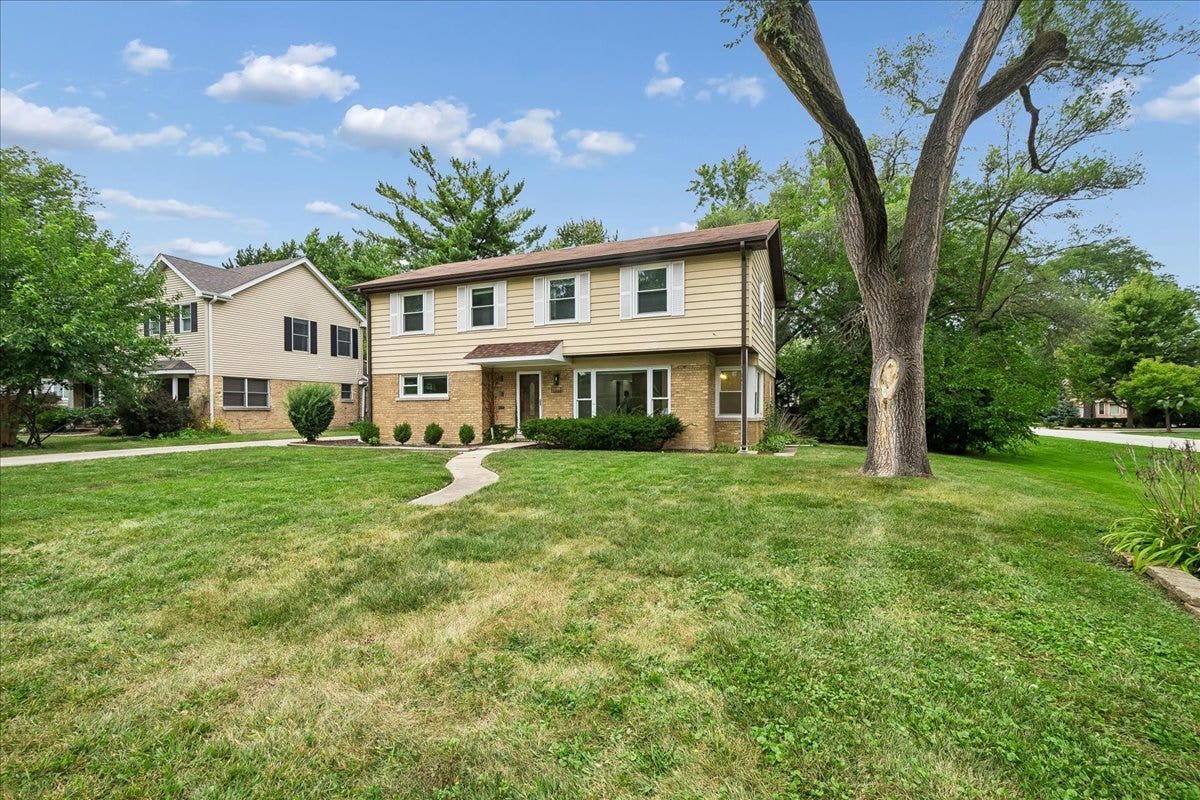 2272 Asbury Road, Northbrook, IL 60062 2272 Asbury Road, Northbrook, IL 60062