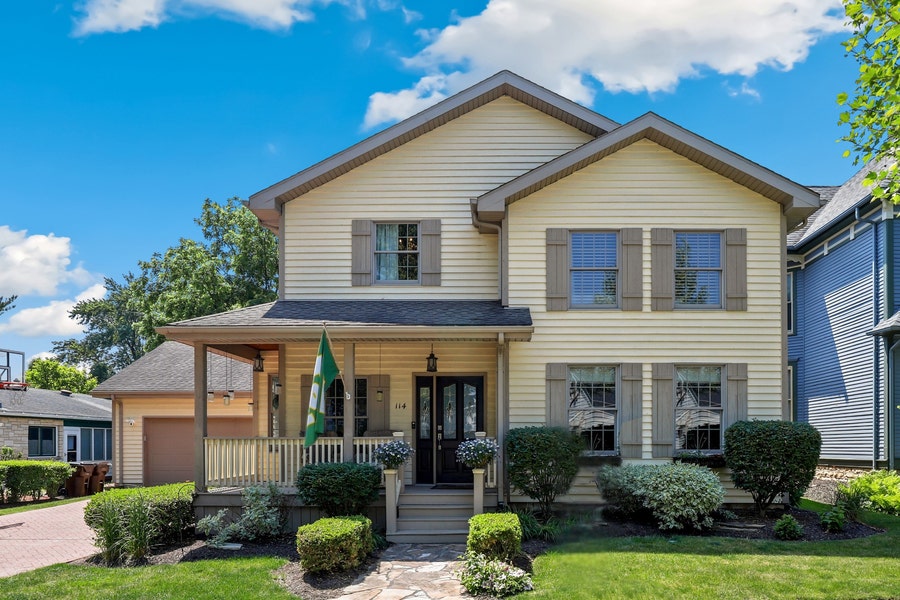 Property photo for 114 Hickory Street, Frankfort, IL