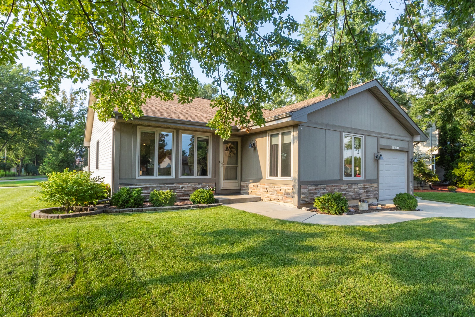 13754 W Birchwood Drive, Homer Glen, IL 60491 13754 W Birchwood Drive, Homer Glen, IL 60491