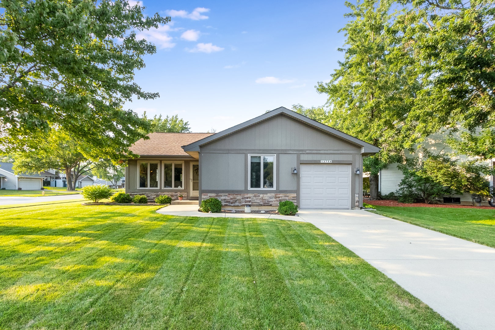 13754 W Birchwood Drive, Homer Glen, IL 60491 13754 W Birchwood Drive, Homer Glen, IL 60491