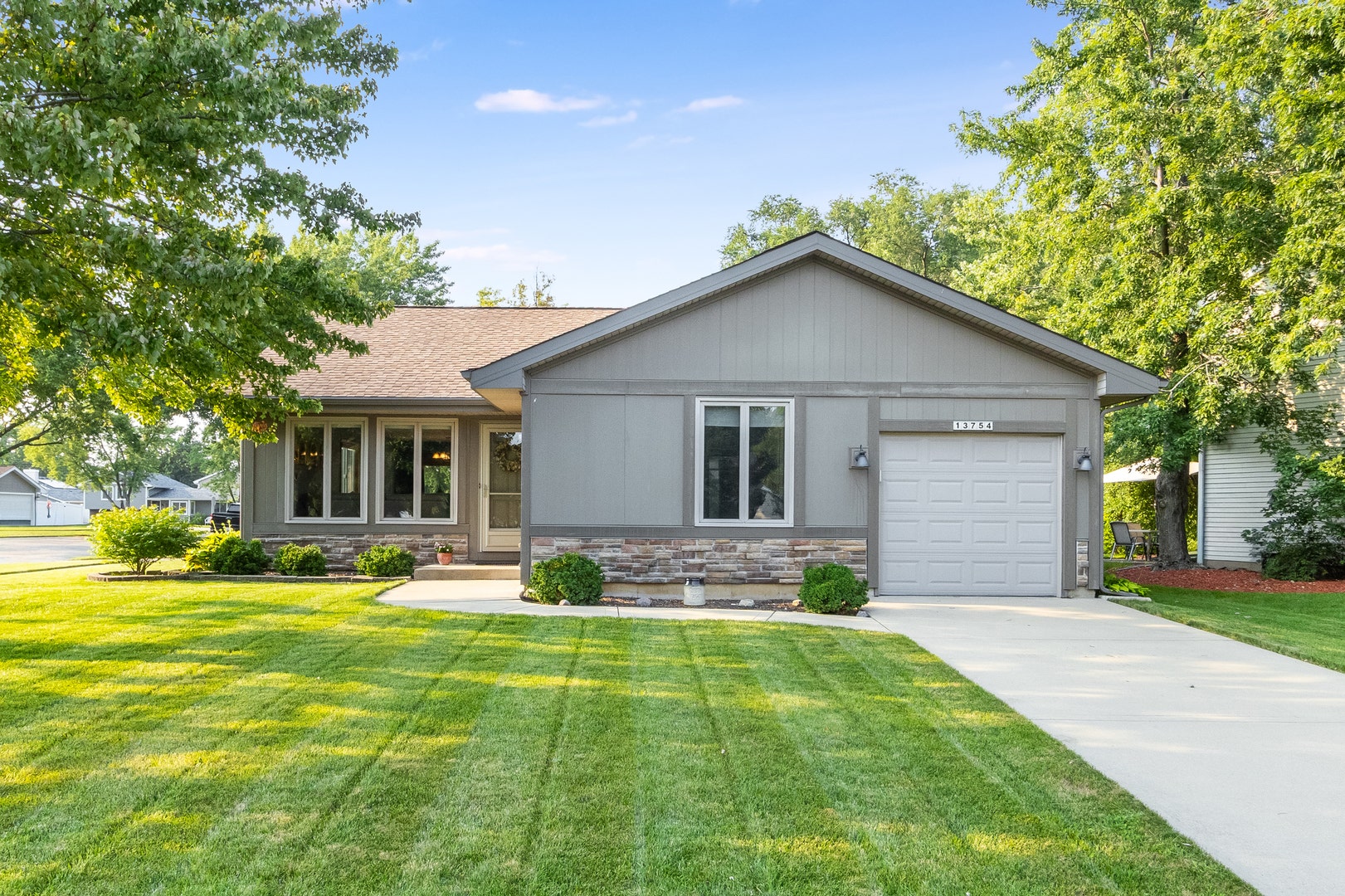 13754 W Birchwood Drive, Homer Glen, IL 60491 13754 W Birchwood Drive, Homer Glen, IL 60491