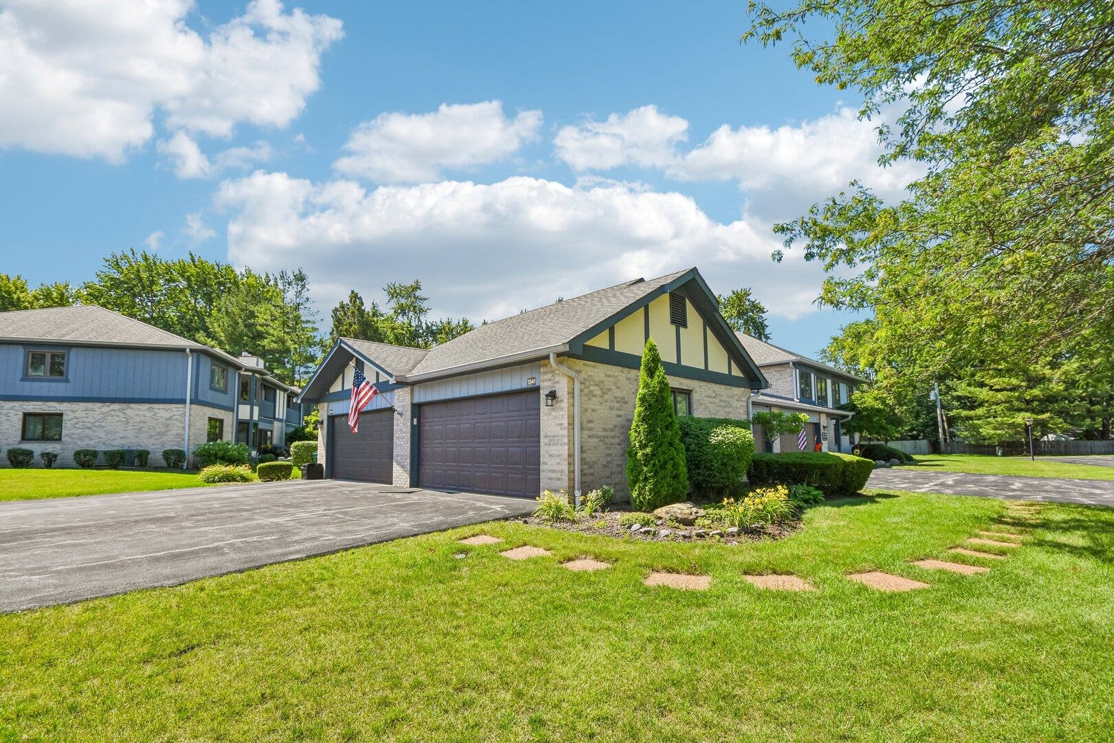 2545 Harbor Drive, Joliet, IL 60431 2545 Harbor Drive, Joliet, IL 60431