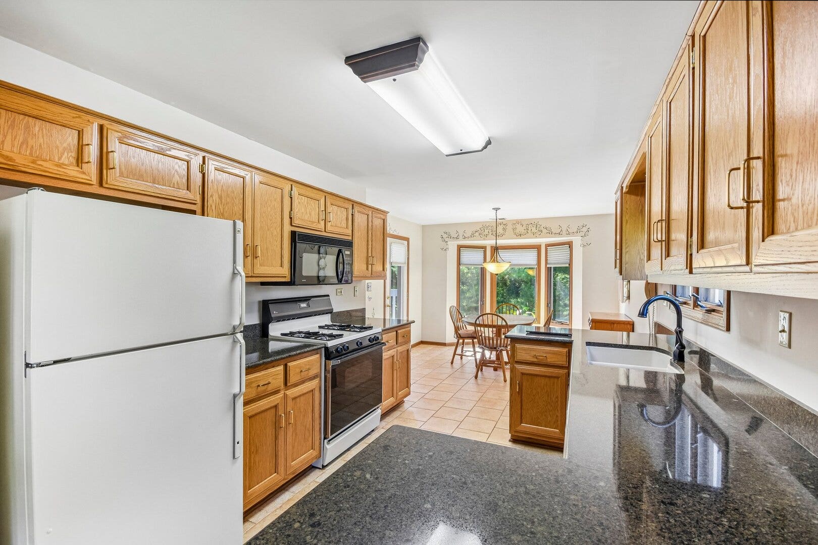 2545 Harbor Drive, Joliet, IL 60431 2545 Harbor Drive, Joliet, IL 60431