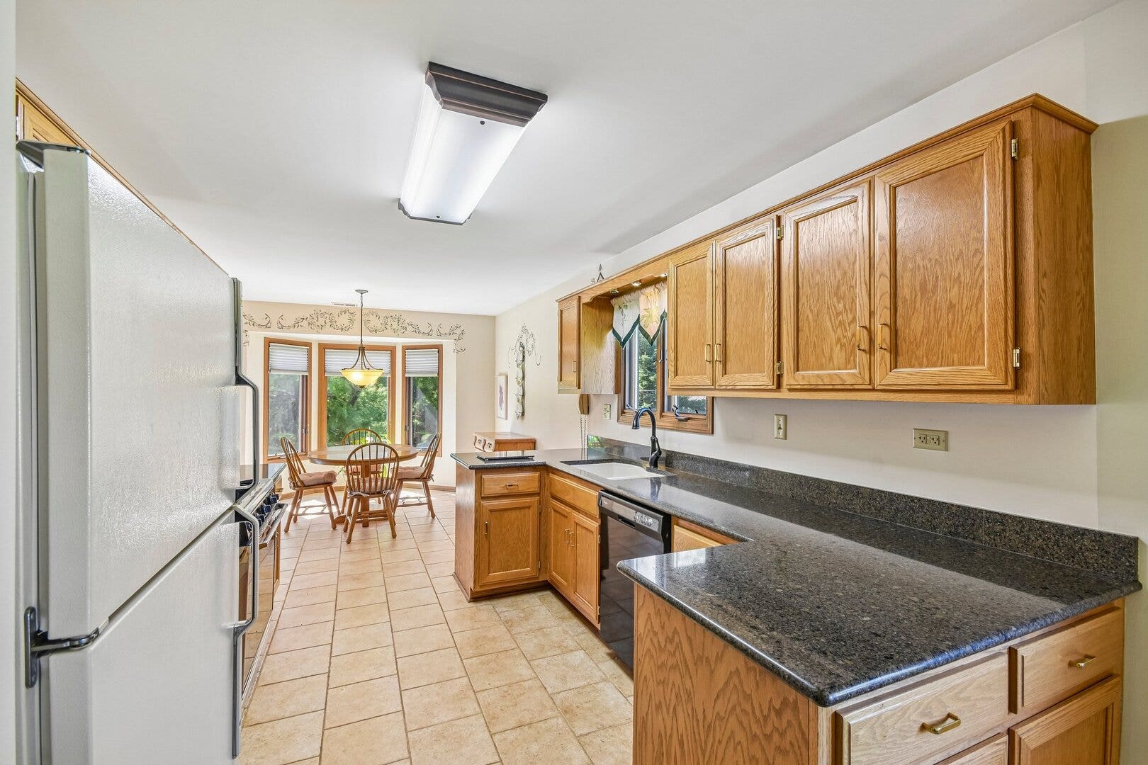 2545 Harbor Drive, Joliet, IL 60431 2545 Harbor Drive, Joliet, IL 60431