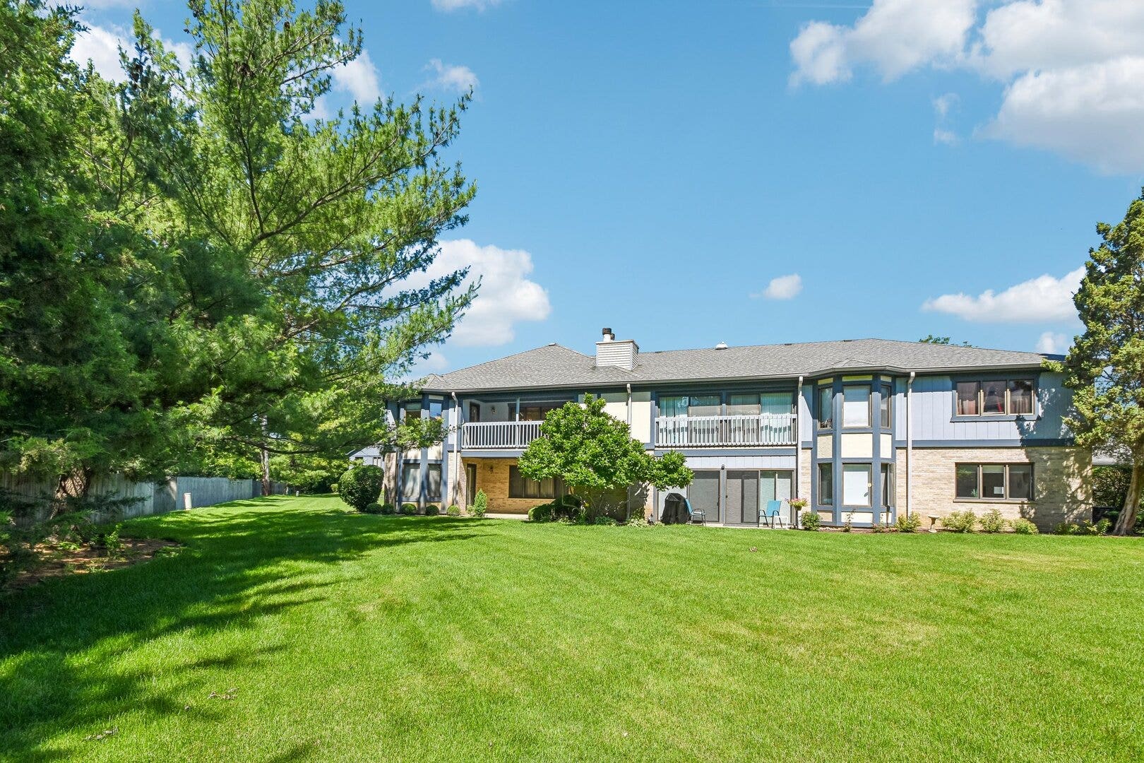 2545 Harbor Drive, Joliet, IL 60431 2545 Harbor Drive, Joliet, IL 60431