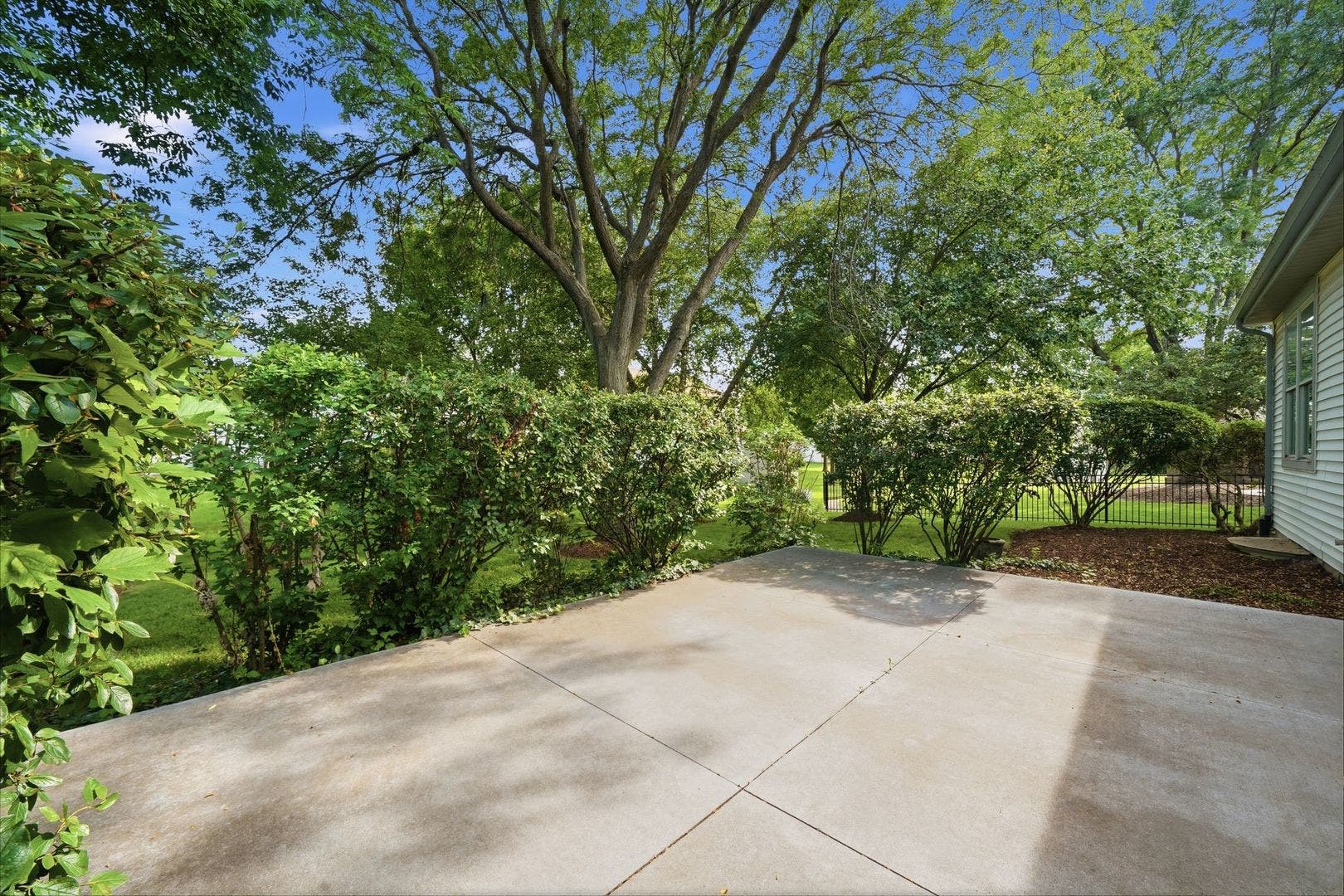 1944 School House Lane, Aurora, IL 60506 1944 School House Lane, Aurora, IL 60506