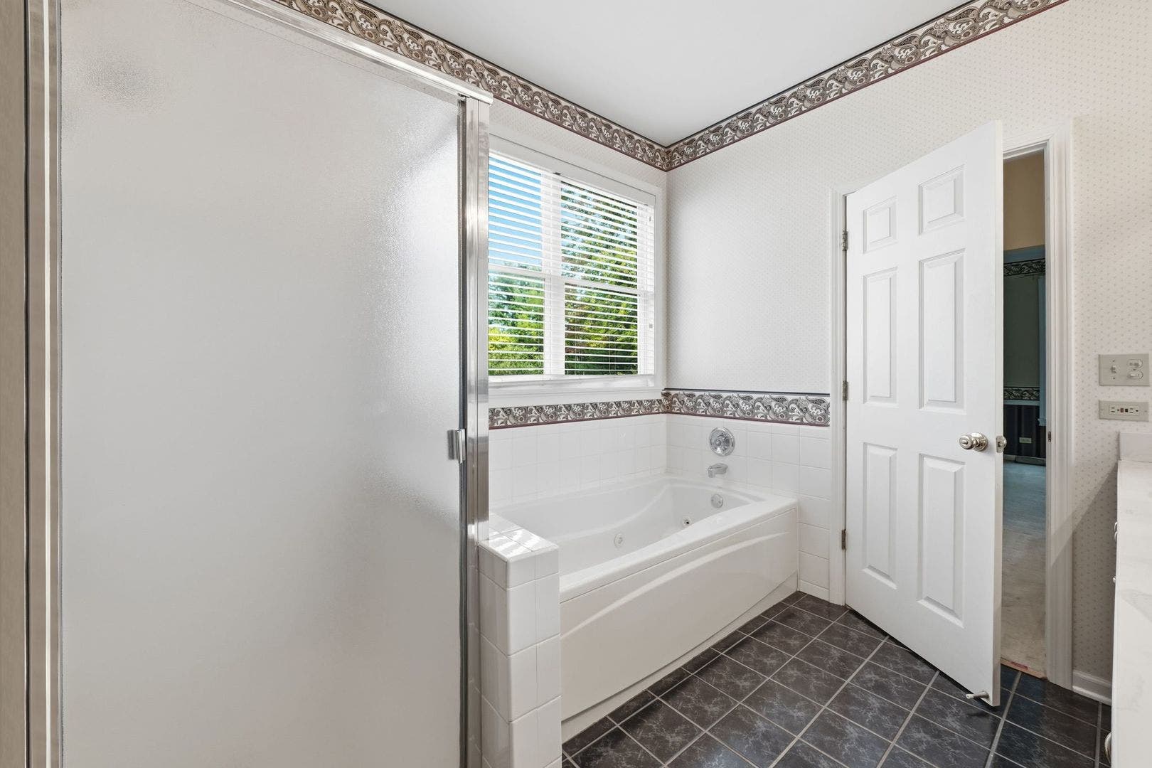 1944 School House Lane, Aurora, IL 60506 1944 School House Lane, Aurora, IL 60506