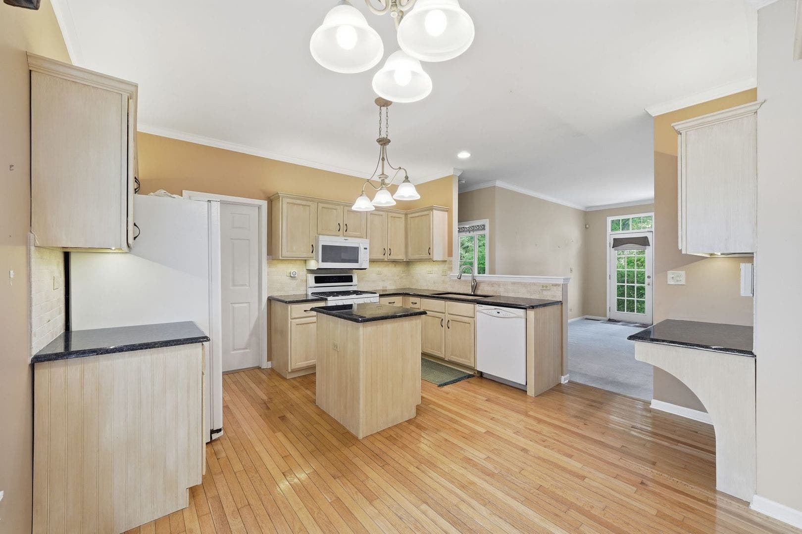 1944 School House Lane, Aurora, IL 60506 1944 School House Lane, Aurora, IL 60506