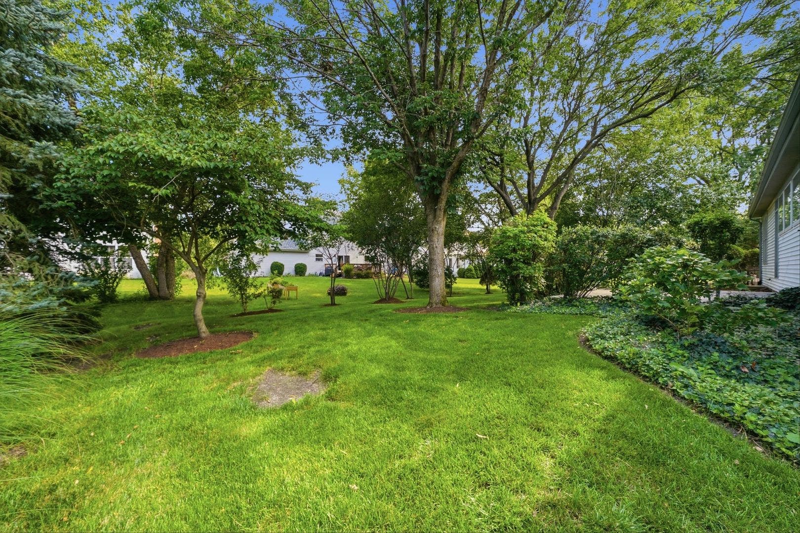 1944 School House Lane, Aurora, IL 60506 1944 School House Lane, Aurora, IL 60506