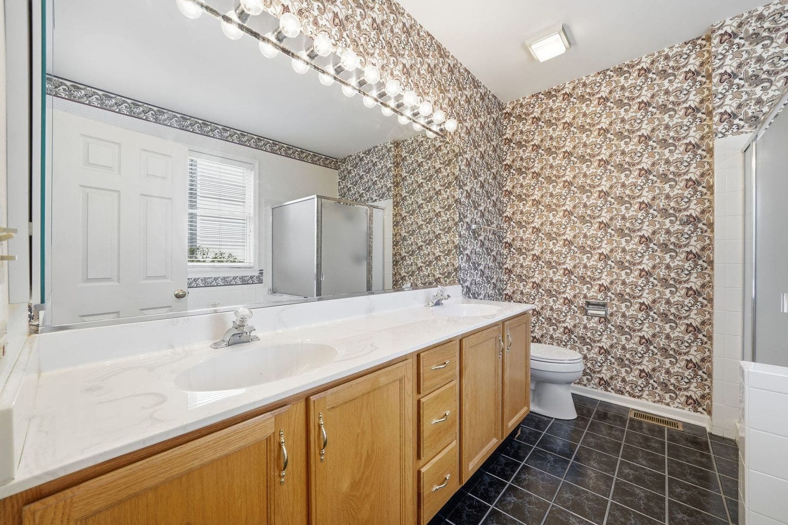 1944 School House Lane, Aurora, IL 60506 1944 School House Lane, Aurora, IL 60506