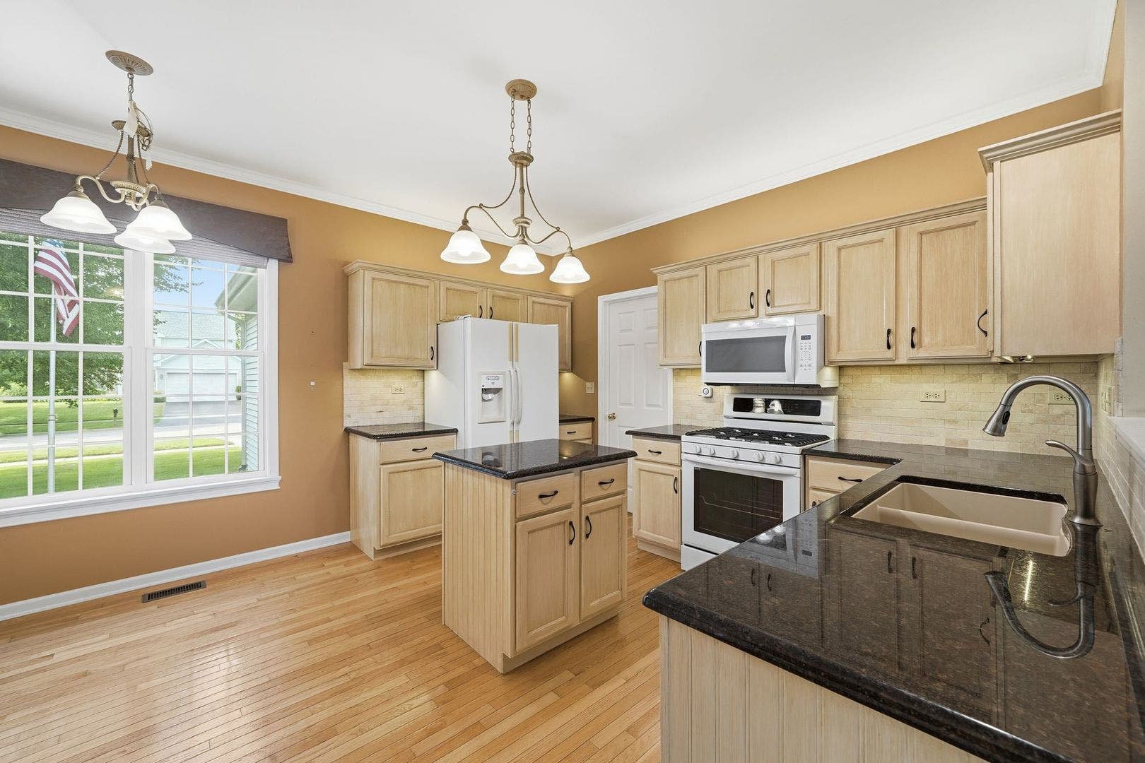 1944 School House Lane, Aurora, IL 60506 1944 School House Lane, Aurora, IL 60506