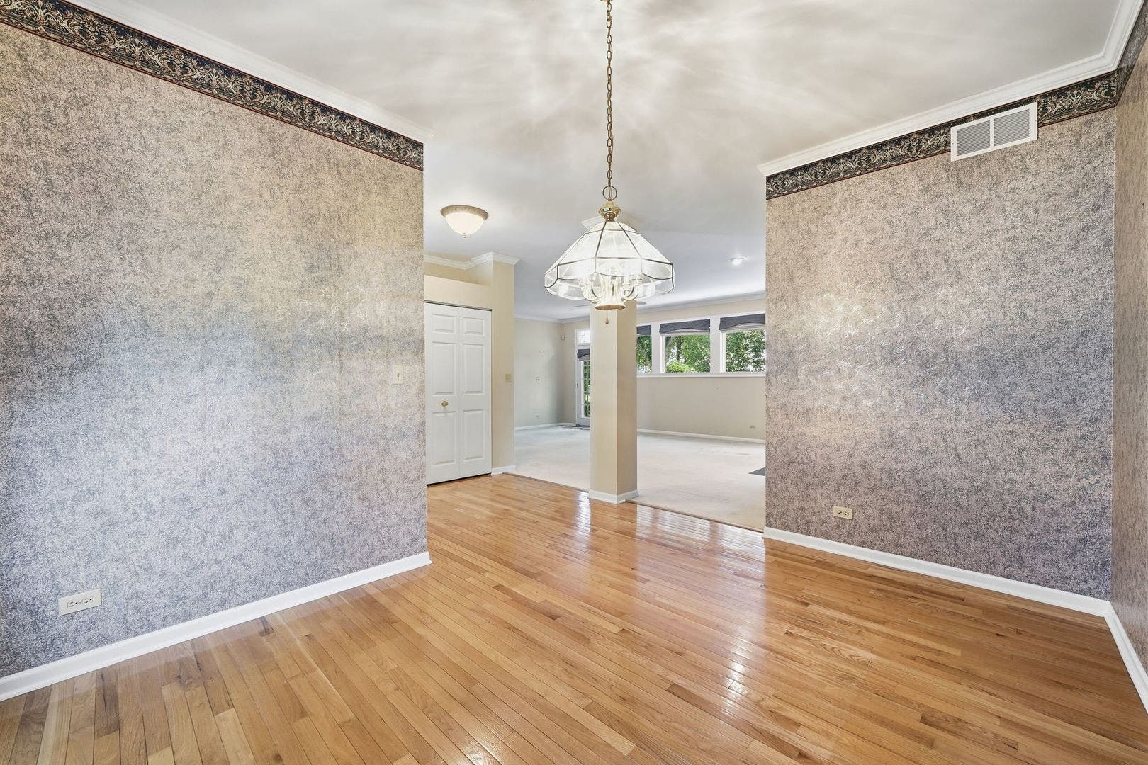 1944 School House Lane, Aurora, IL 60506 1944 School House Lane, Aurora, IL 60506