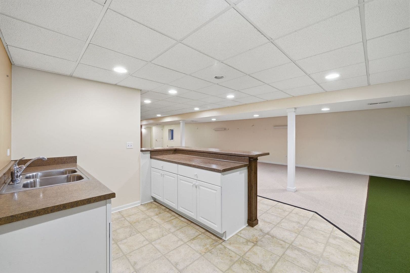 1944 School House Lane, Aurora, IL 60506 1944 School House Lane, Aurora, IL 60506